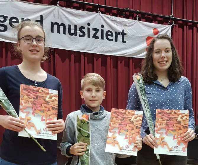 Teresa Fischer, Julian Hempfe, Anabel Voigt von der Orchesterschule KLANGweltt