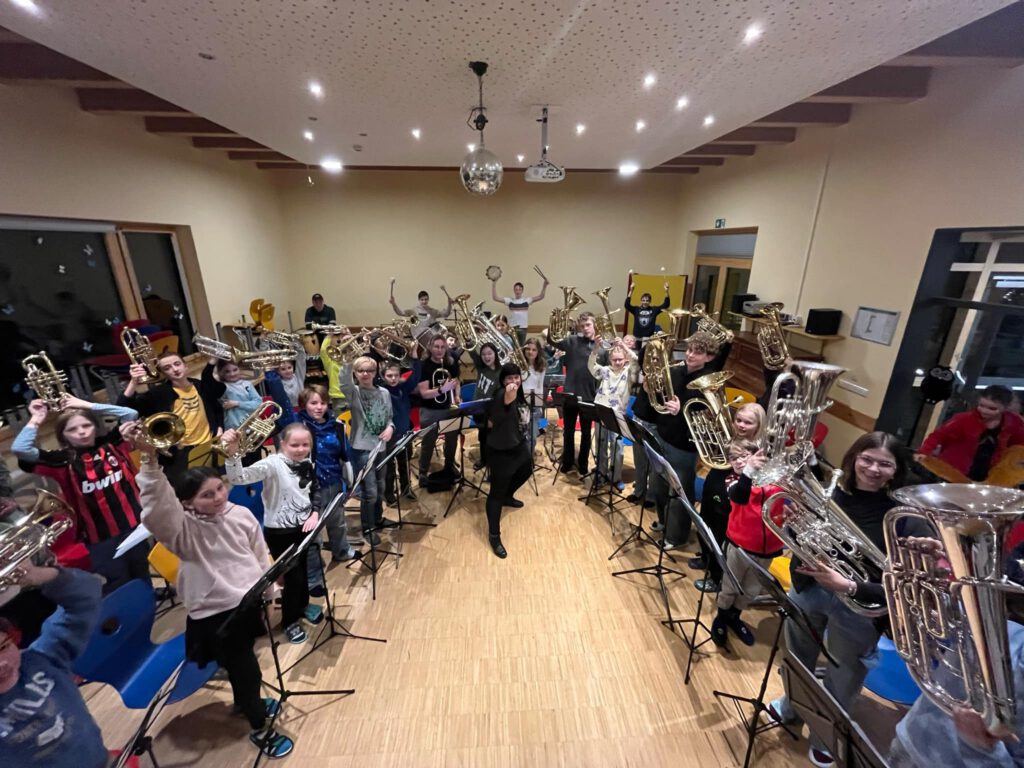 Junior Brass Band KLANGwelt und Jugend Brass Band BlechKLANG proben gemeinsam auf dem Stern