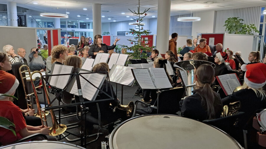 Lebendiger Adventskalender 2025 Jugend Brass Band BlechKLANG (2) Lebendiger Adventskalender 2025 Jugend Brass Band BlechKLANG (2)